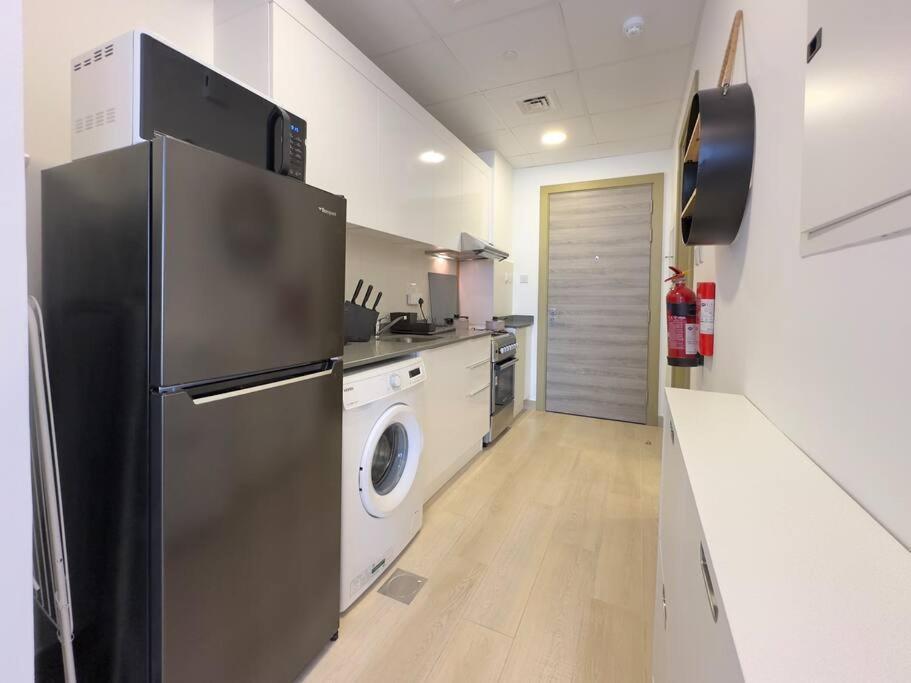Apartment Dar Vacation - High Floor With View - Jvc *